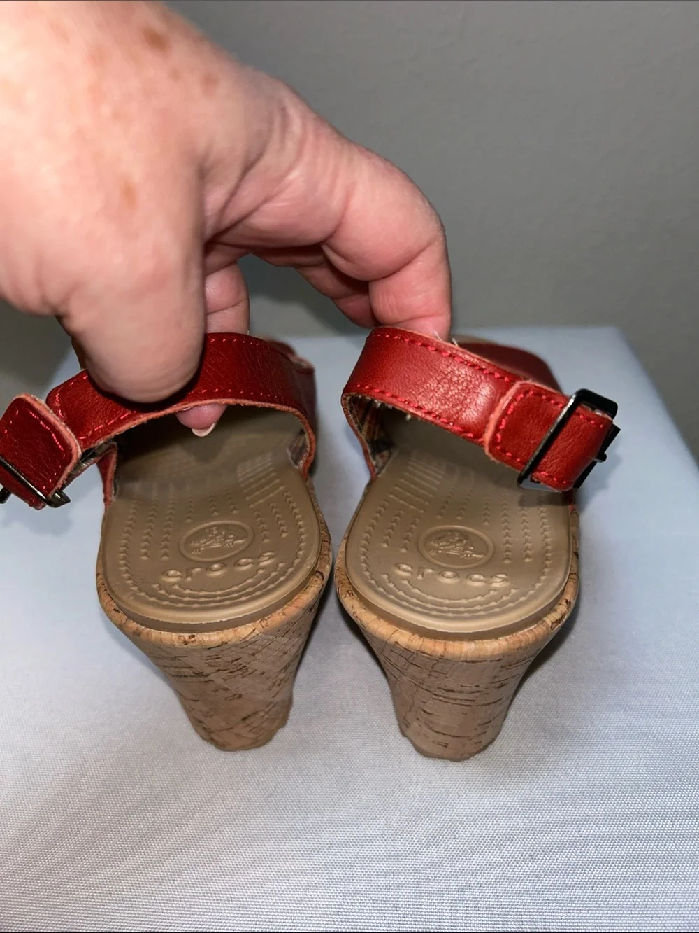 CROCS EUC Leigh Brick Red CorK Wedge Plaid Inside women’s 6